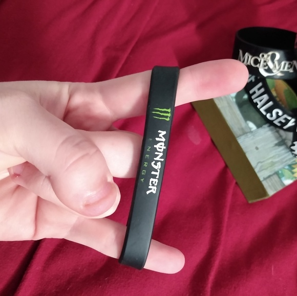 Jewelry - Picture 3 of 8